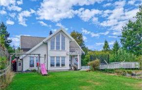 4 Bedroom Nice Home In Farsund